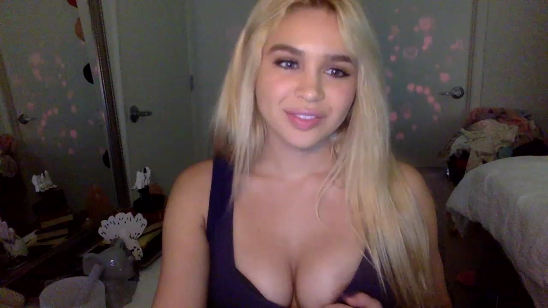 Gallery image thumbnail from sincerelypeny's myfreecams stream on, 01/30/2023, 06:31 image 3 of 20