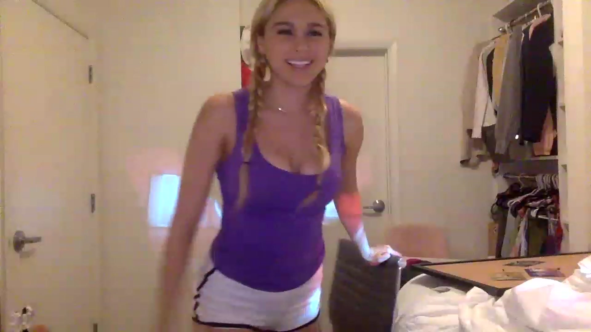 Gallery image thumbnail from sincerelypeny's myfreecams stream on, 02/03/2023, 06:58 image 9 of 20