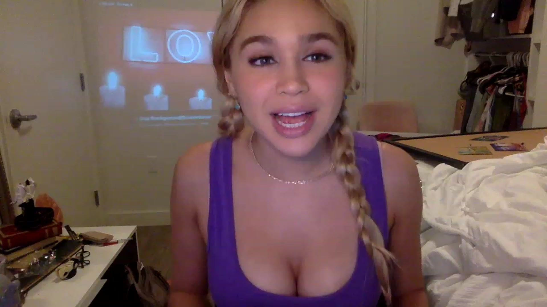 Gallery image thumbnail from sincerelypeny's myfreecams stream on, 02/03/2023, 07:43 image 2 of 20