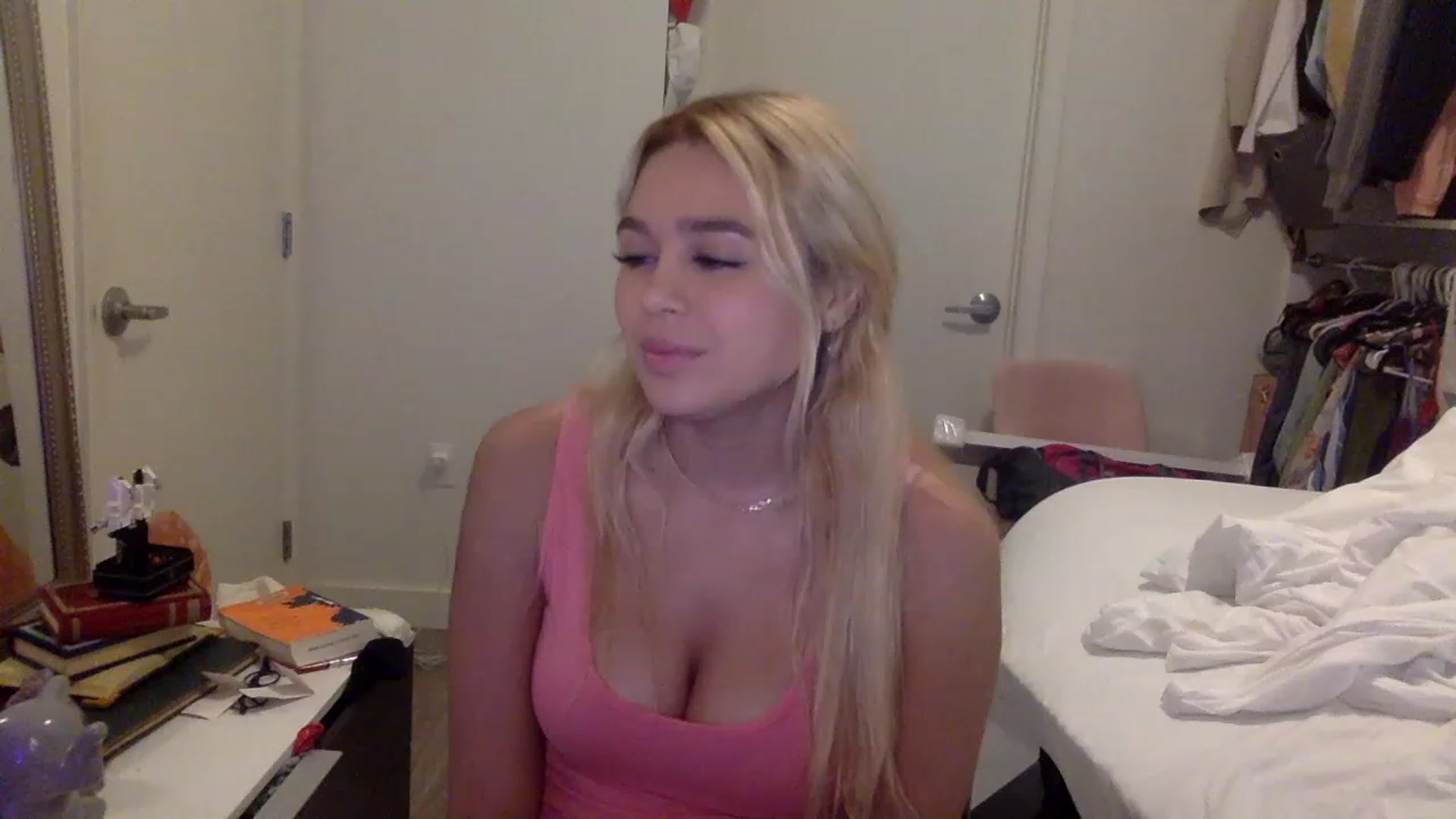 Gallery image thumbnail from sincerelypeny's myfreecams stream on, 02/04/2023, 09:24 image 11 of 20