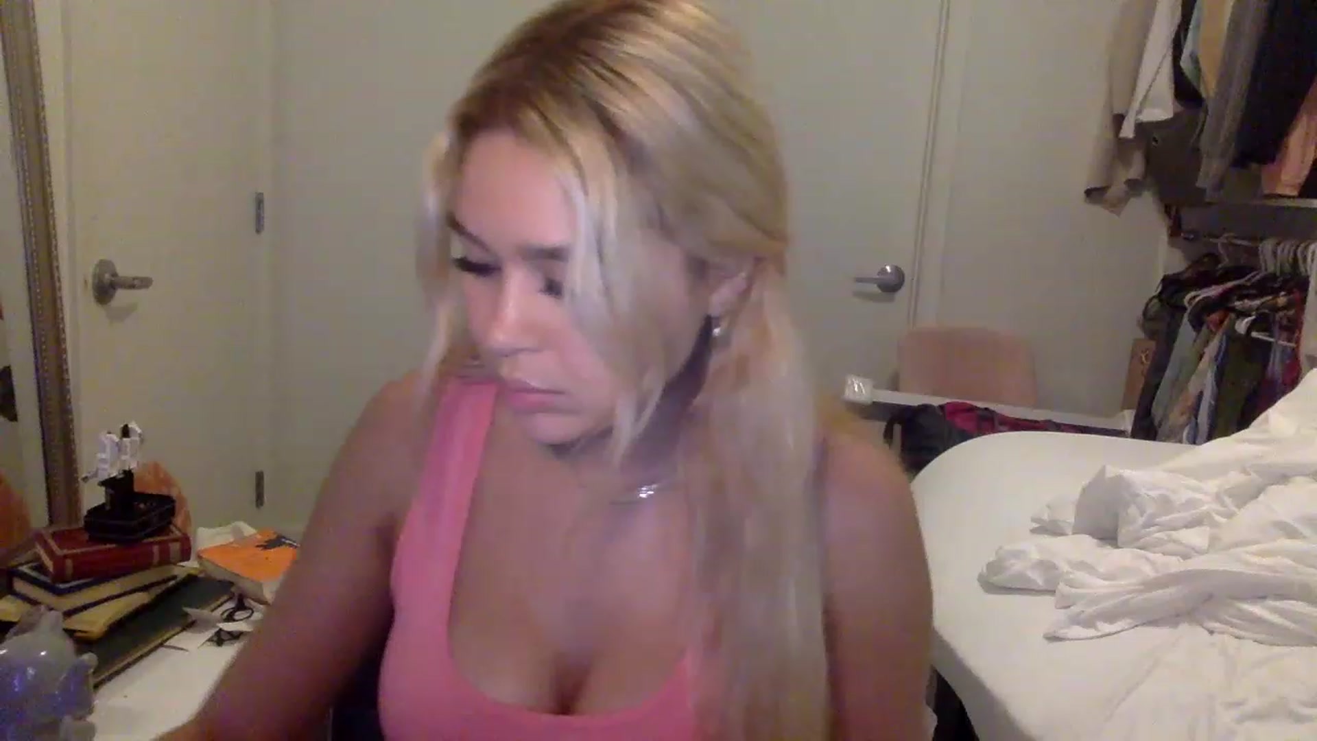 Gallery image thumbnail from sincerelypeny's myfreecams stream on, 02/04/2023, 09:24 image 19 of 20