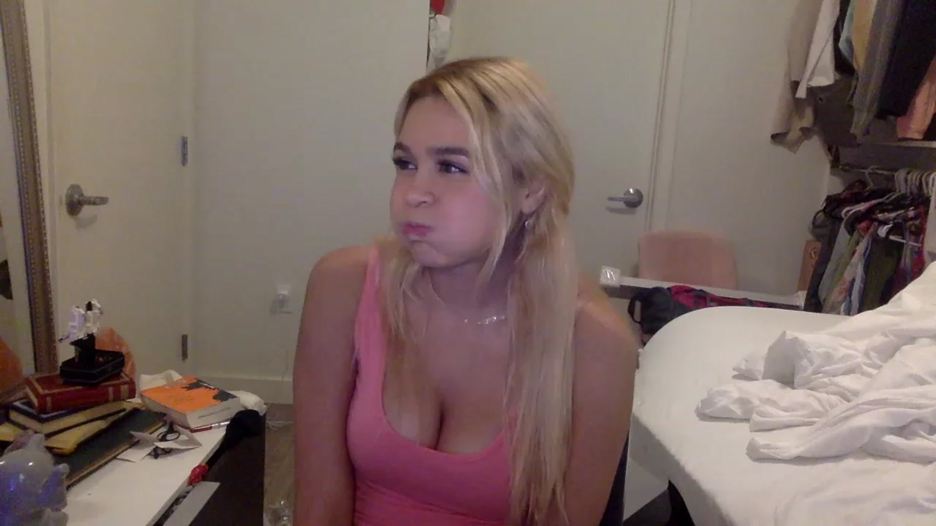 Gallery image thumbnail from sincerelypeny's myfreecams stream on, 02/04/2023, 09:24 image 12 of 20