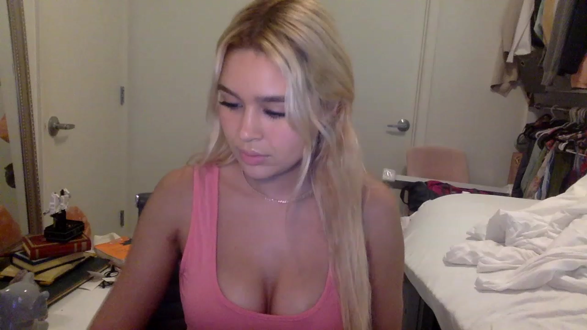 Gallery image thumbnail from sincerelypeny's myfreecams stream on, 02/04/2023, 09:24 image 3 of 20