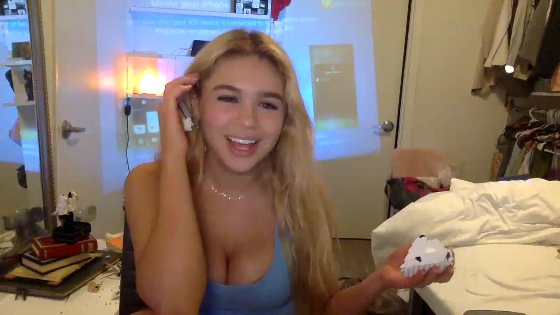 Gallery image thumbnail from sincerelypeny's myfreecams stream on, 02/05/2023, 03:45 image 6 of 20