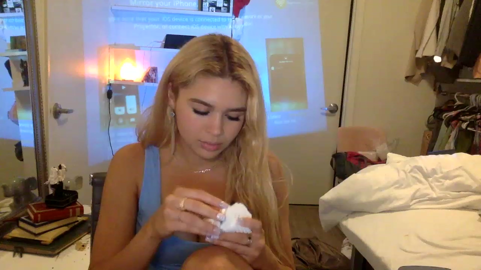 Gallery image thumbnail from sincerelypeny's myfreecams stream on, 02/05/2023, 03:45 image 2 of 20