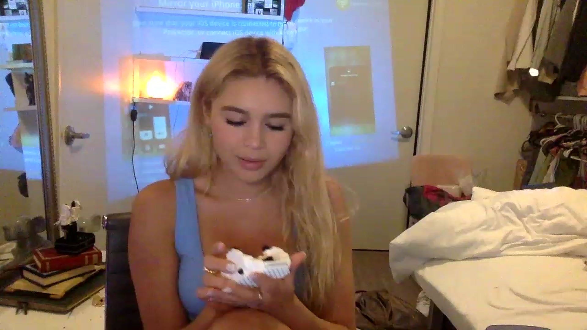 Gallery image thumbnail from sincerelypeny's myfreecams stream on, 02/05/2023, 03:45 image 1 of 20