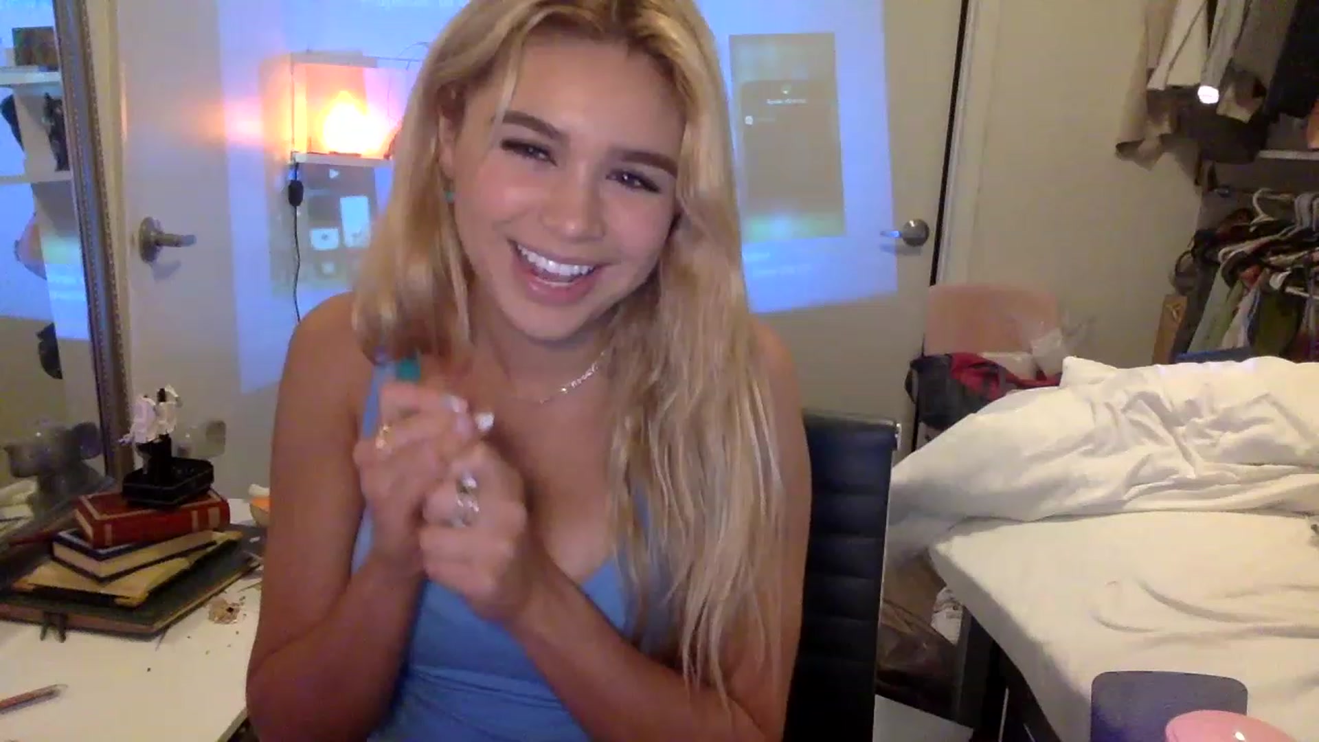 Gallery image thumbnail from sincerelypeny's myfreecams stream on, 02/05/2023, 03:45 image 12 of 20