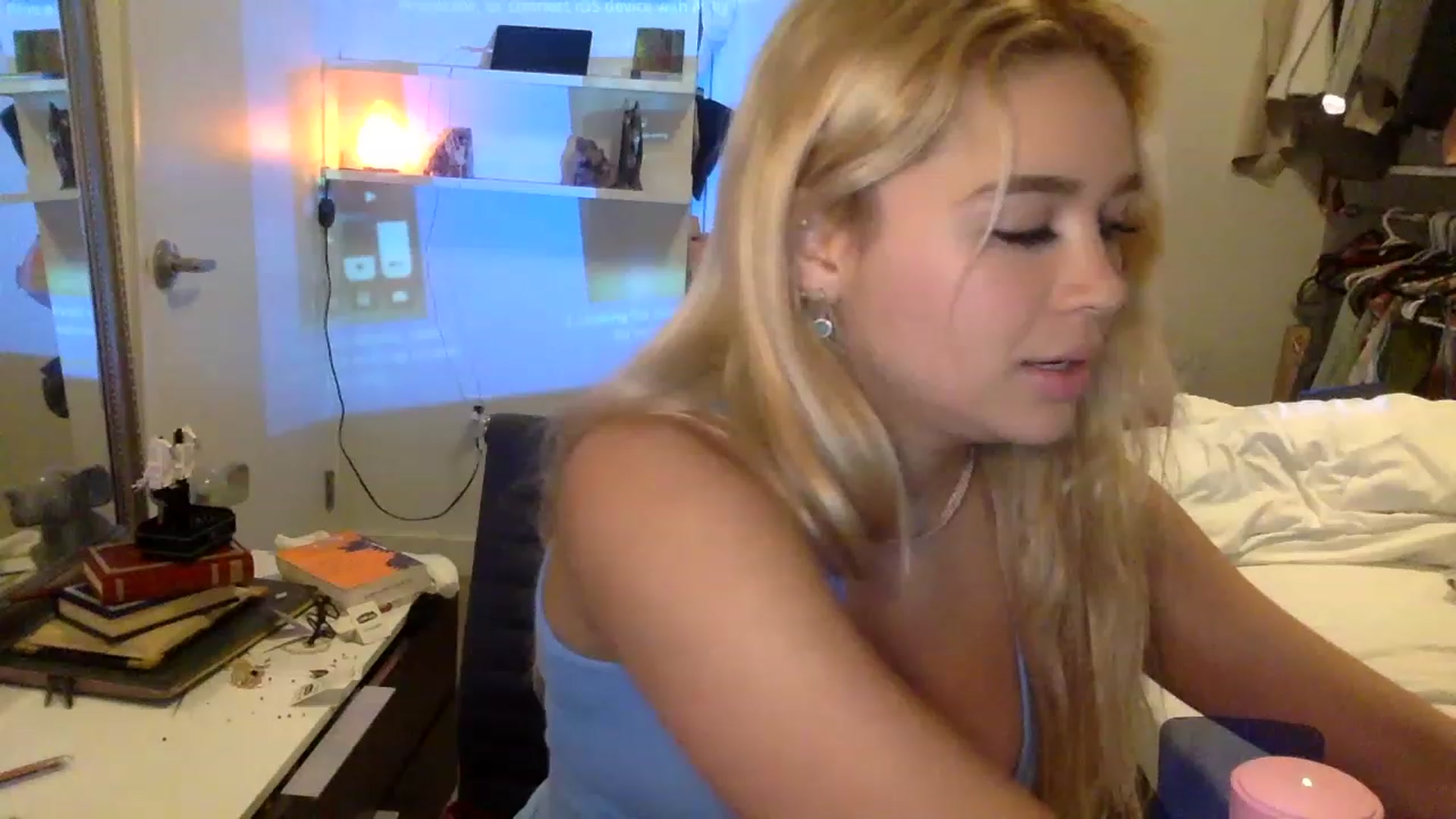Gallery image thumbnail from sincerelypeny's myfreecams stream on, 02/05/2023, 03:45 image 14 of 20