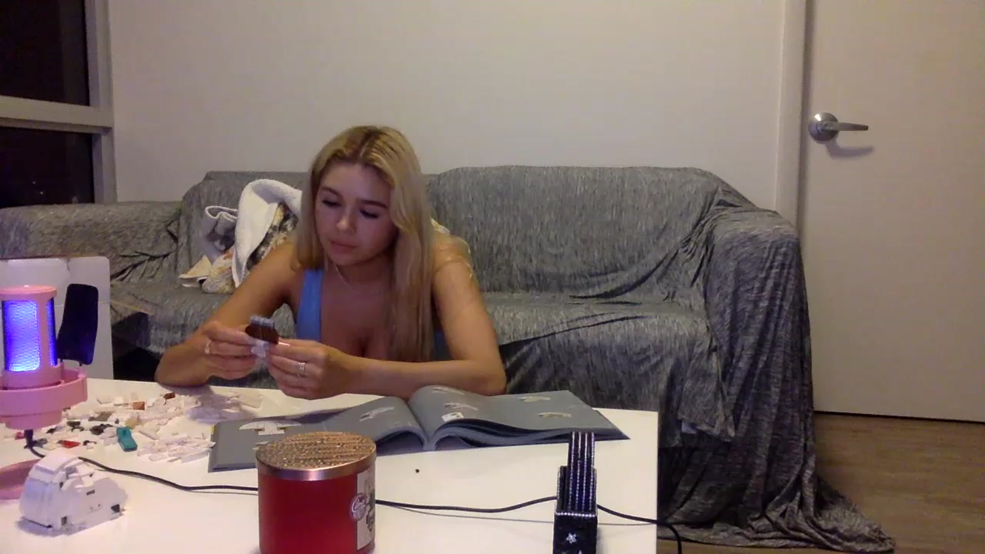 Gallery image thumbnail from sincerelypeny's myfreecams stream on, 02/05/2023, 07:43 image 6 of 20