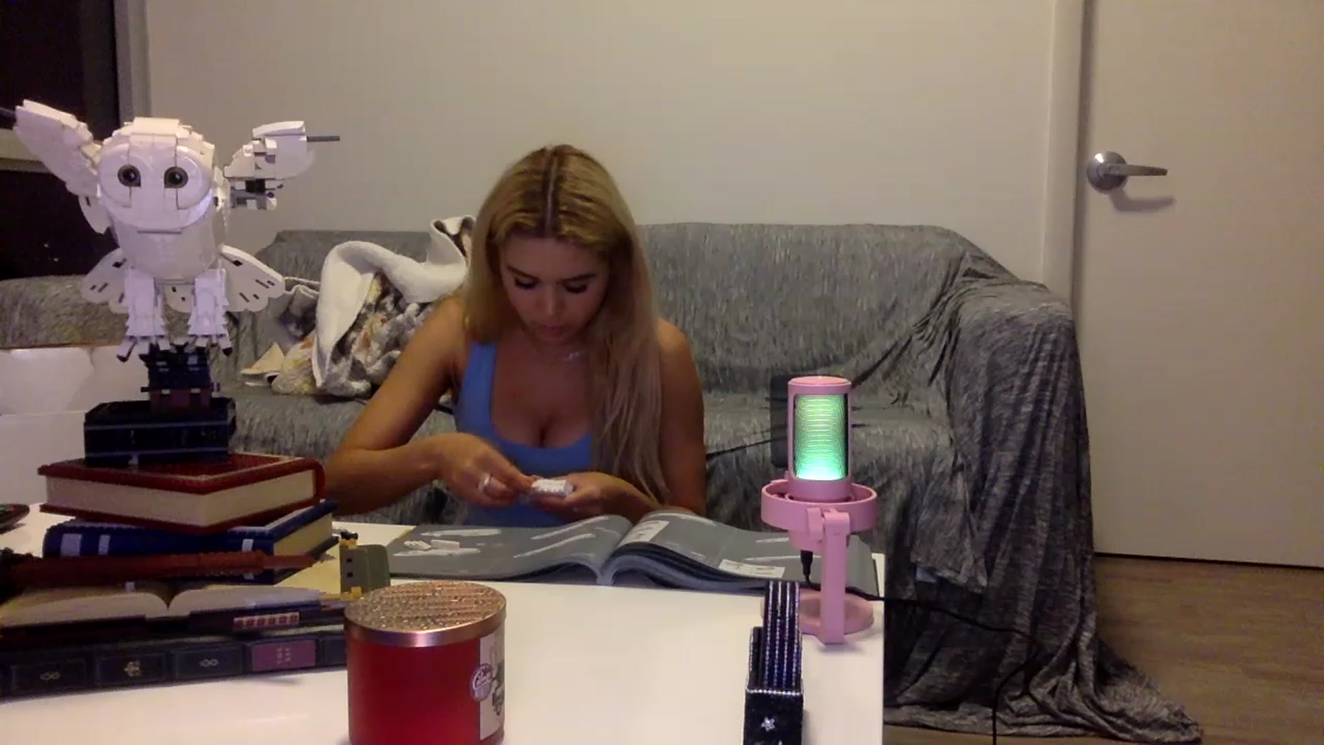 Gallery image thumbnail from sincerelypeny's myfreecams stream on, 02/05/2023, 07:43 image 13 of 20