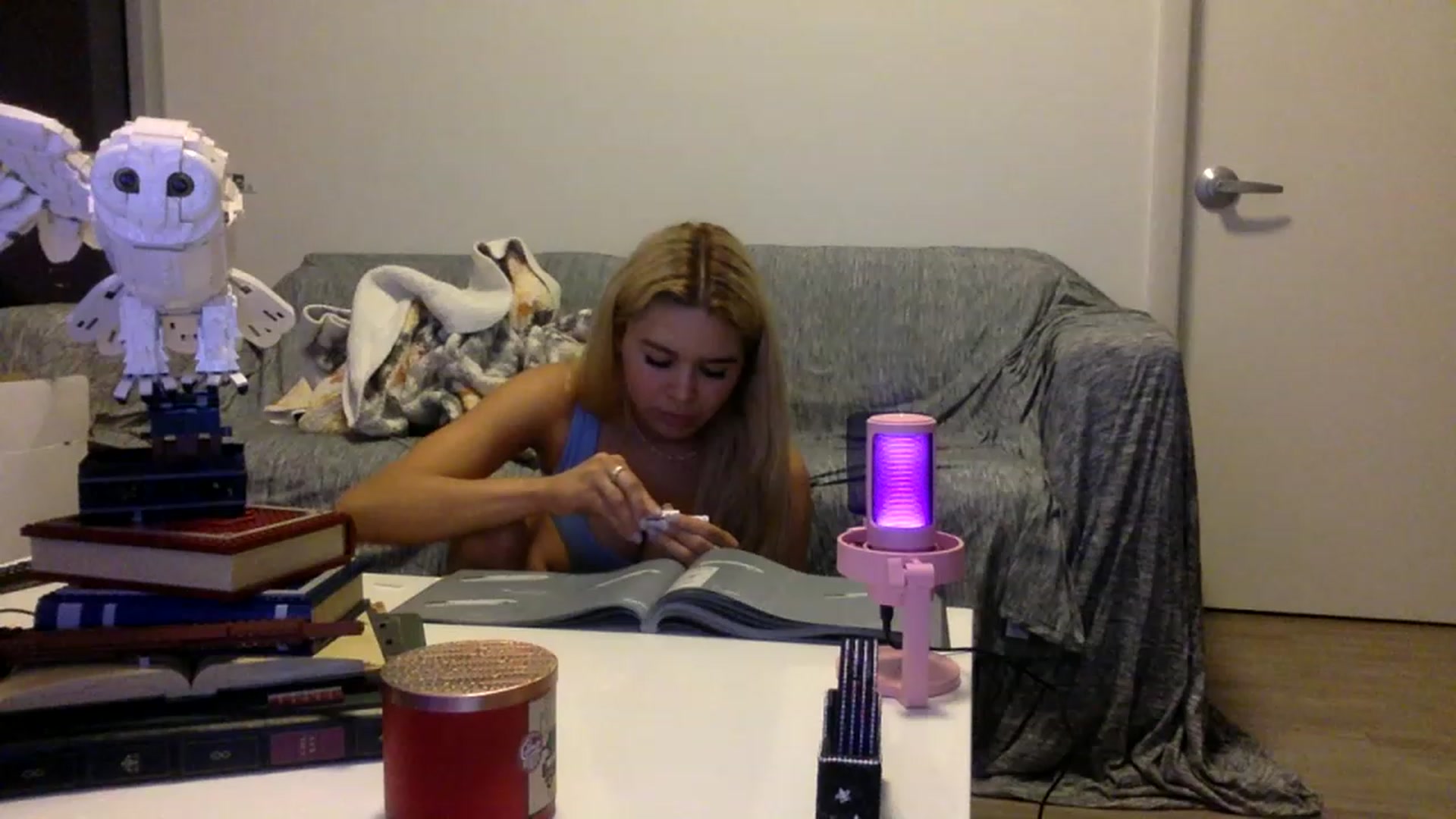 Gallery image thumbnail from sincerelypeny's myfreecams stream on, 02/05/2023, 08:03 image 13 of 20