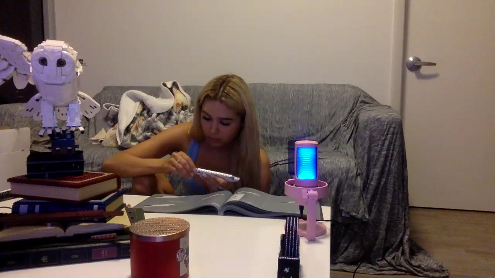 Gallery image thumbnail from sincerelypeny's myfreecams stream on, 02/05/2023, 08:03 image 17 of 20