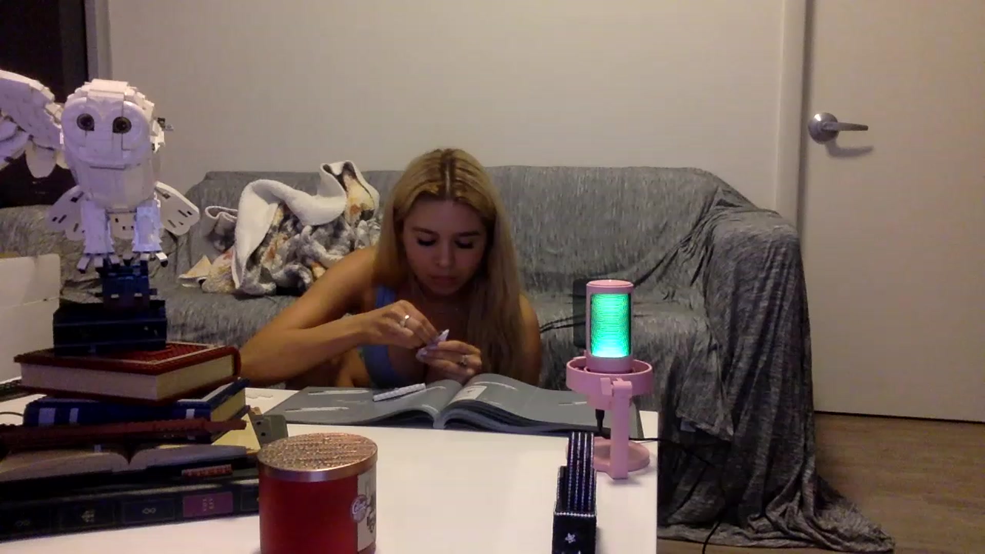 Gallery image thumbnail from sincerelypeny's myfreecams stream on, 02/05/2023, 08:03 image 15 of 20