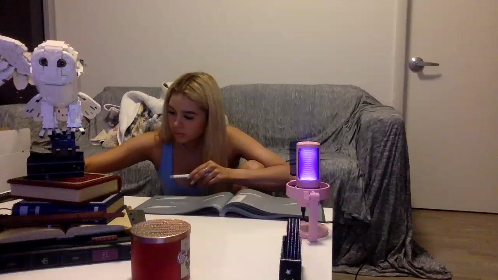 Gallery image thumbnail from sincerelypeny's myfreecams stream on, 02/05/2023, 08:03 image 18 of 20