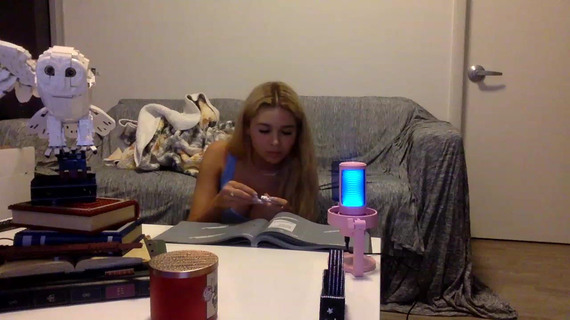 Gallery image thumbnail from sincerelypeny's myfreecams stream on, 02/05/2023, 08:03 image 1 of 20