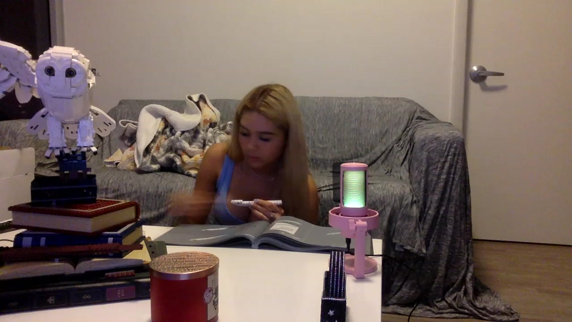 Gallery image thumbnail from sincerelypeny's myfreecams stream on, 02/05/2023, 08:03 image 4 of 20