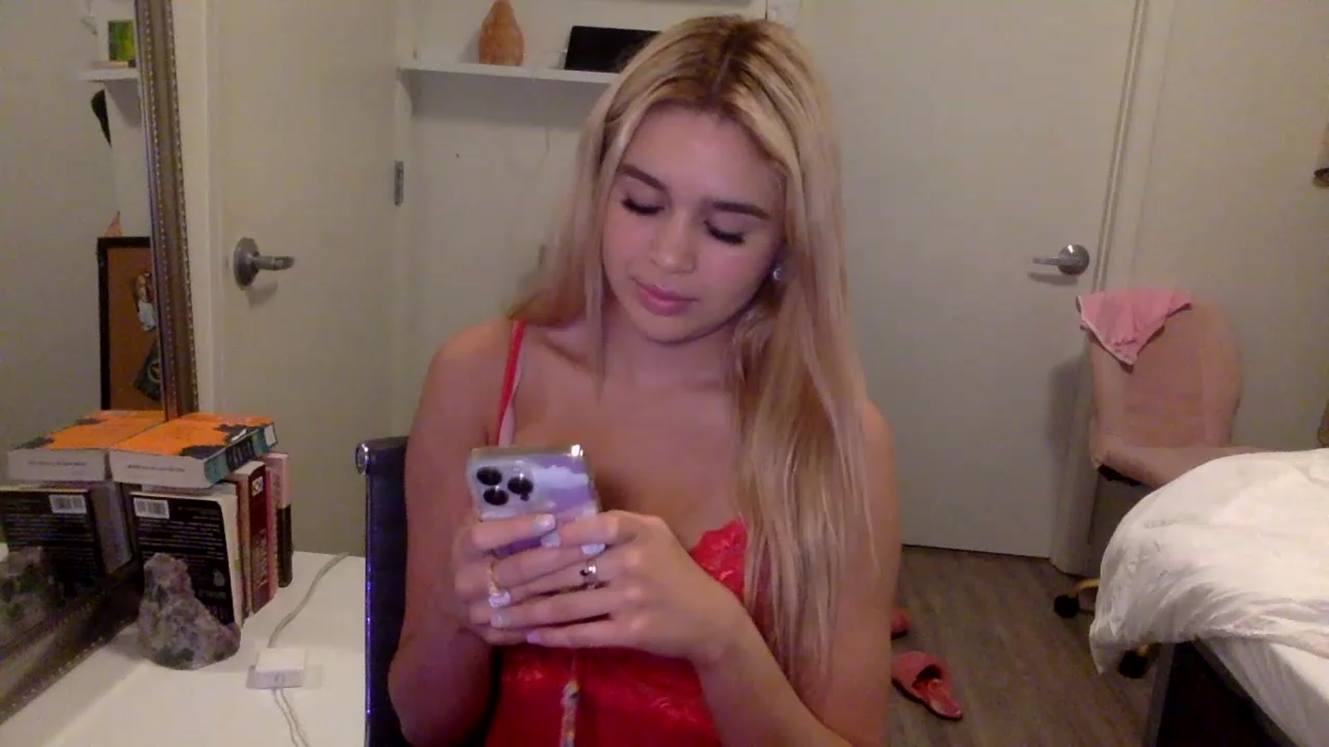 Gallery image thumbnail from sincerelypeny's myfreecams stream on, 02/06/2023, 05:22 image 15 of 20