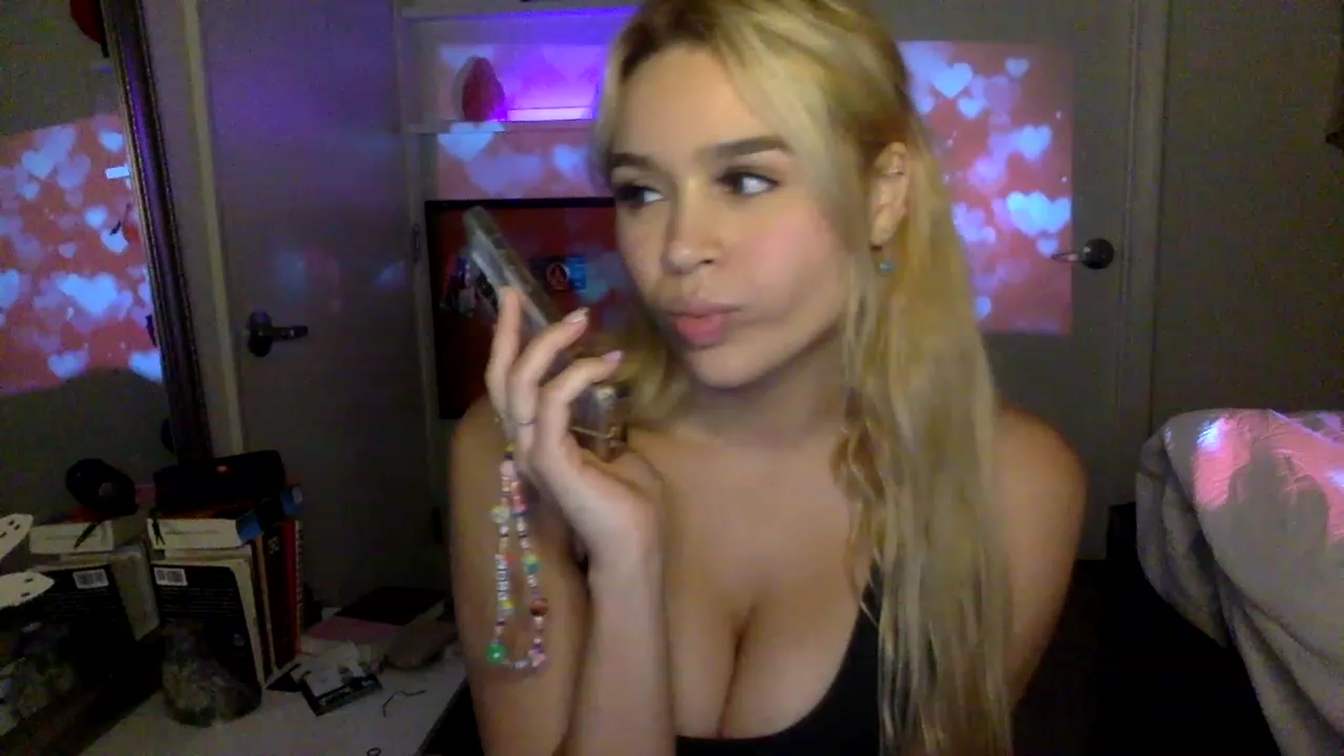 Gallery image thumbnail from sincerelypeny's myfreecams stream on, 02/09/2023, 08:39 image 6 of 20
