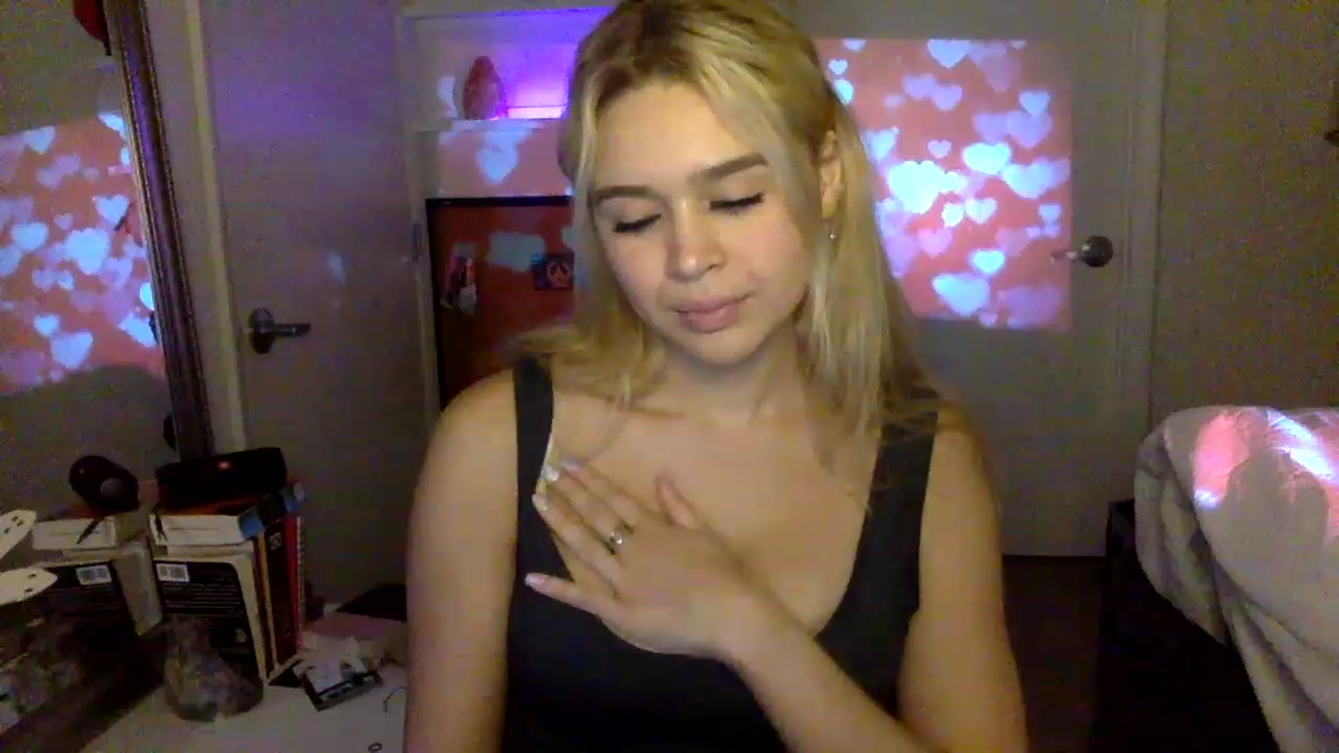 Gallery image thumbnail from sincerelypeny's myfreecams stream on, 02/09/2023, 08:39 image 7 of 20