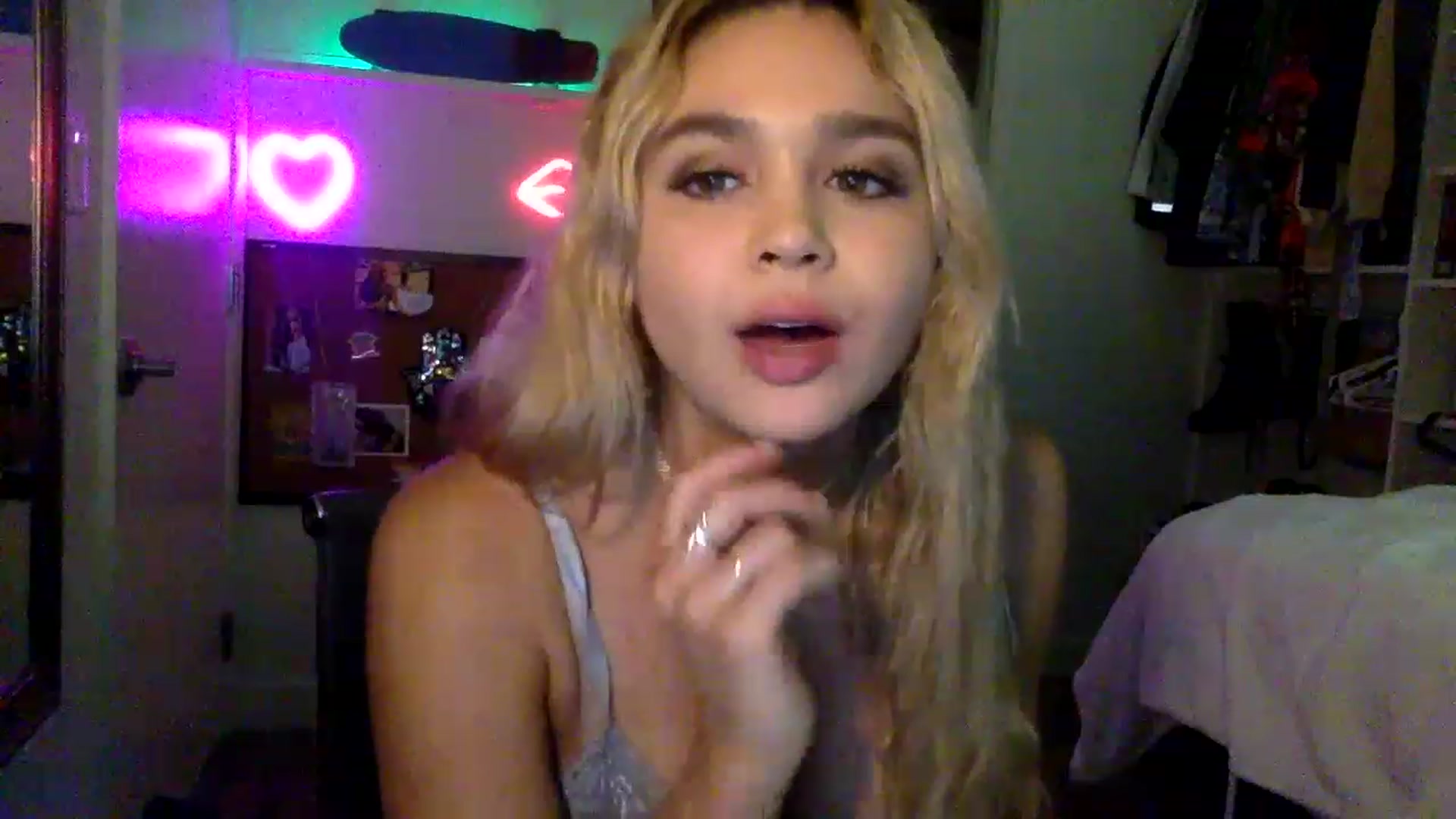 Gallery image thumbnail from sincerelypeny's myfreecams stream on, 04/09/2023, 06:10 image 13 of 20