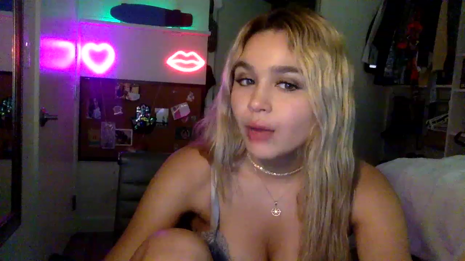 Gallery image thumbnail from sincerelypeny's myfreecams stream on, 04/09/2023, 06:10 image 18 of 20