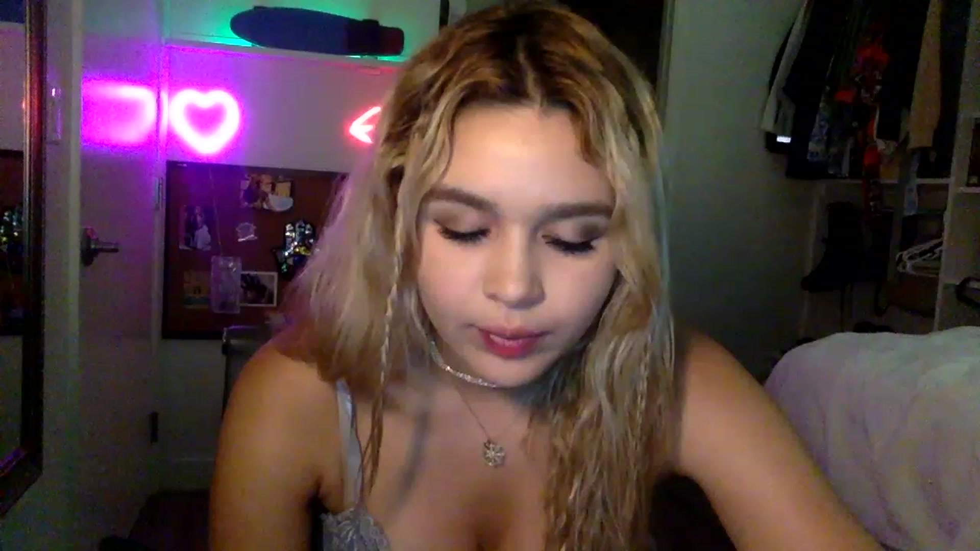 Gallery image thumbnail from sincerelypeny's myfreecams stream on, 04/09/2023, 06:10 image 15 of 20