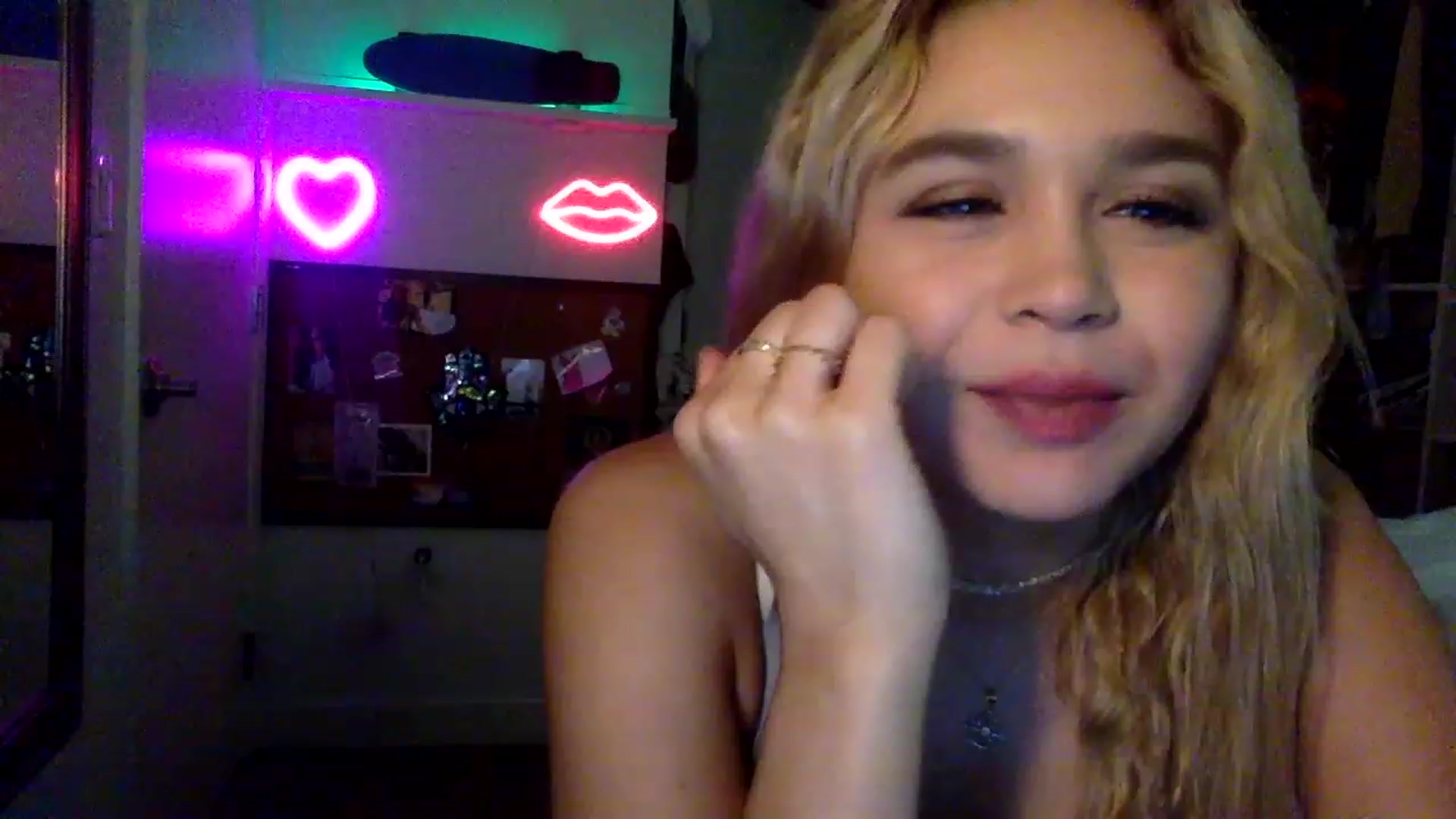 Gallery image thumbnail from sincerelypeny's myfreecams stream on, 04/09/2023, 06:10 image 10 of 20