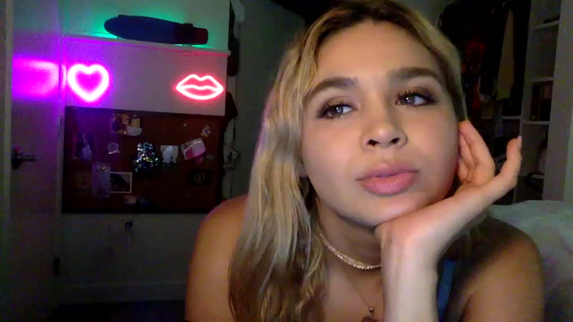 Gallery image thumbnail from sincerelypeny's myfreecams stream on, 04/09/2023, 06:10 image 2 of 20