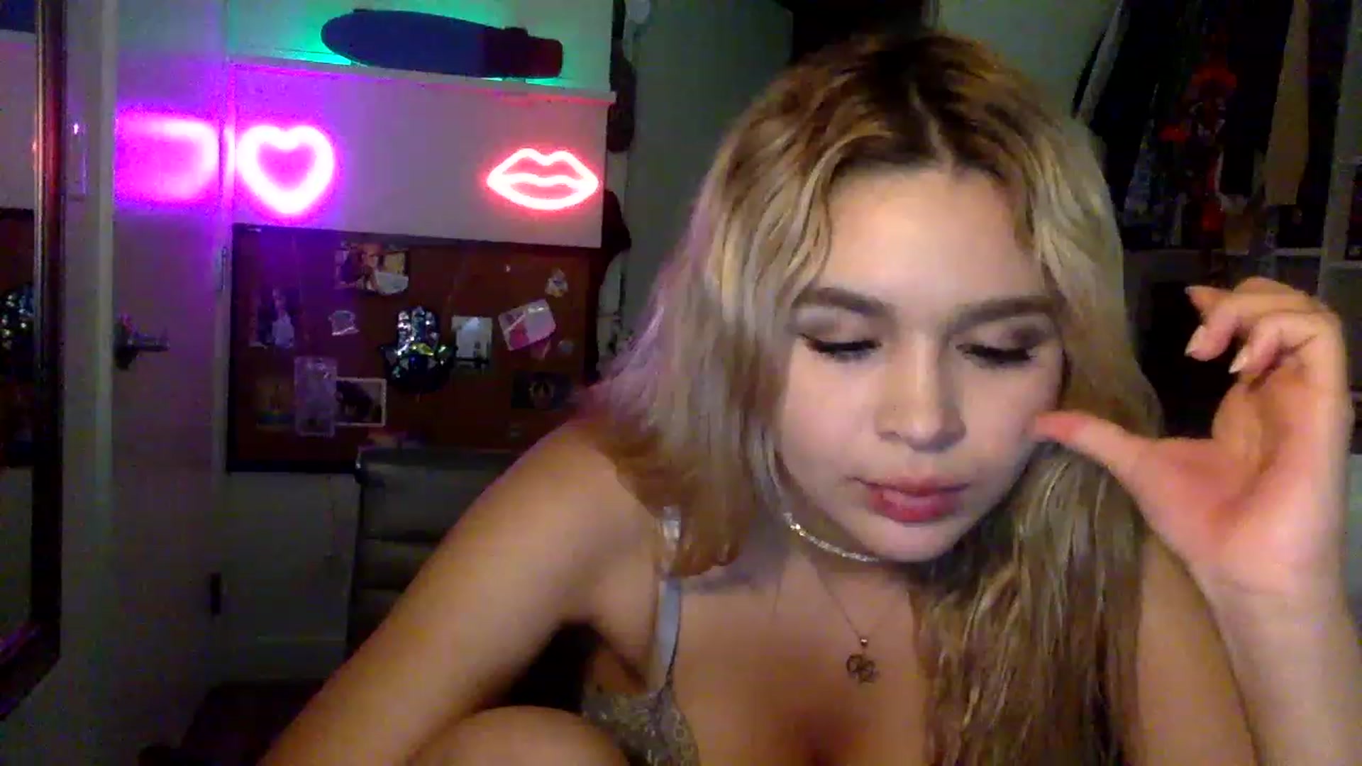 Gallery image thumbnail from sincerelypeny's myfreecams stream on, 04/09/2023, 06:10 image 17 of 20