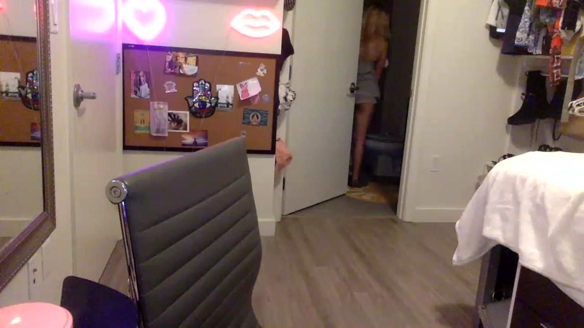 Gallery image thumbnail from sincerelypeny's myfreecams stream on, 04/09/2023, 06:39 image 19 of 20