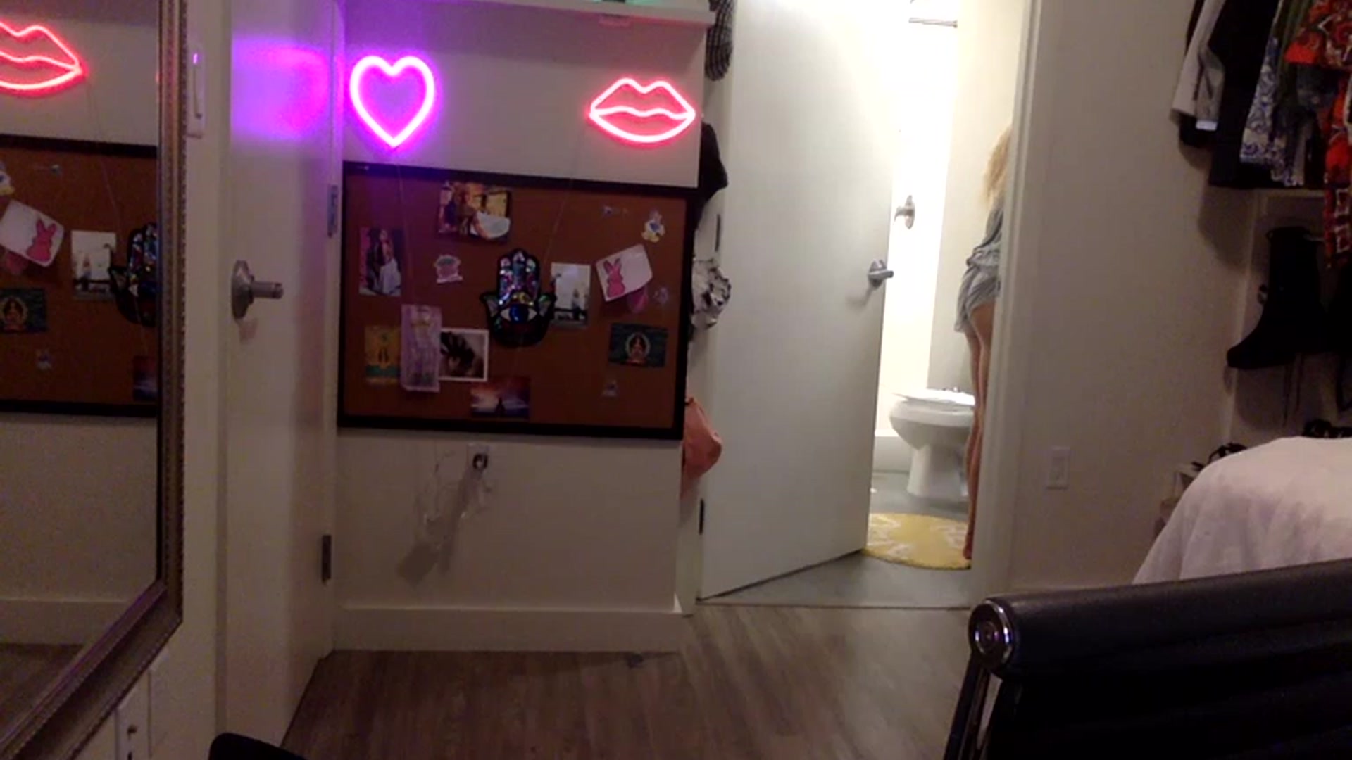 Gallery image thumbnail from sincerelypeny's myfreecams stream on, 04/09/2023, 07:13 image 16 of 20