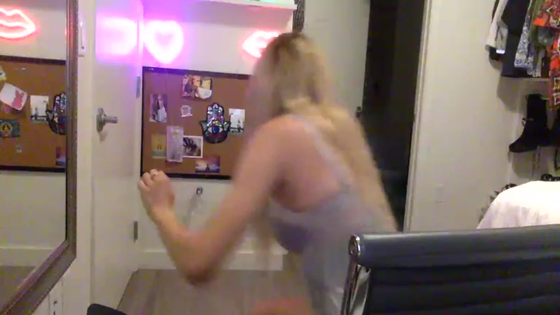 Gallery image thumbnail from sincerelypeny's myfreecams stream on, 04/09/2023, 07:13 image 11 of 20
