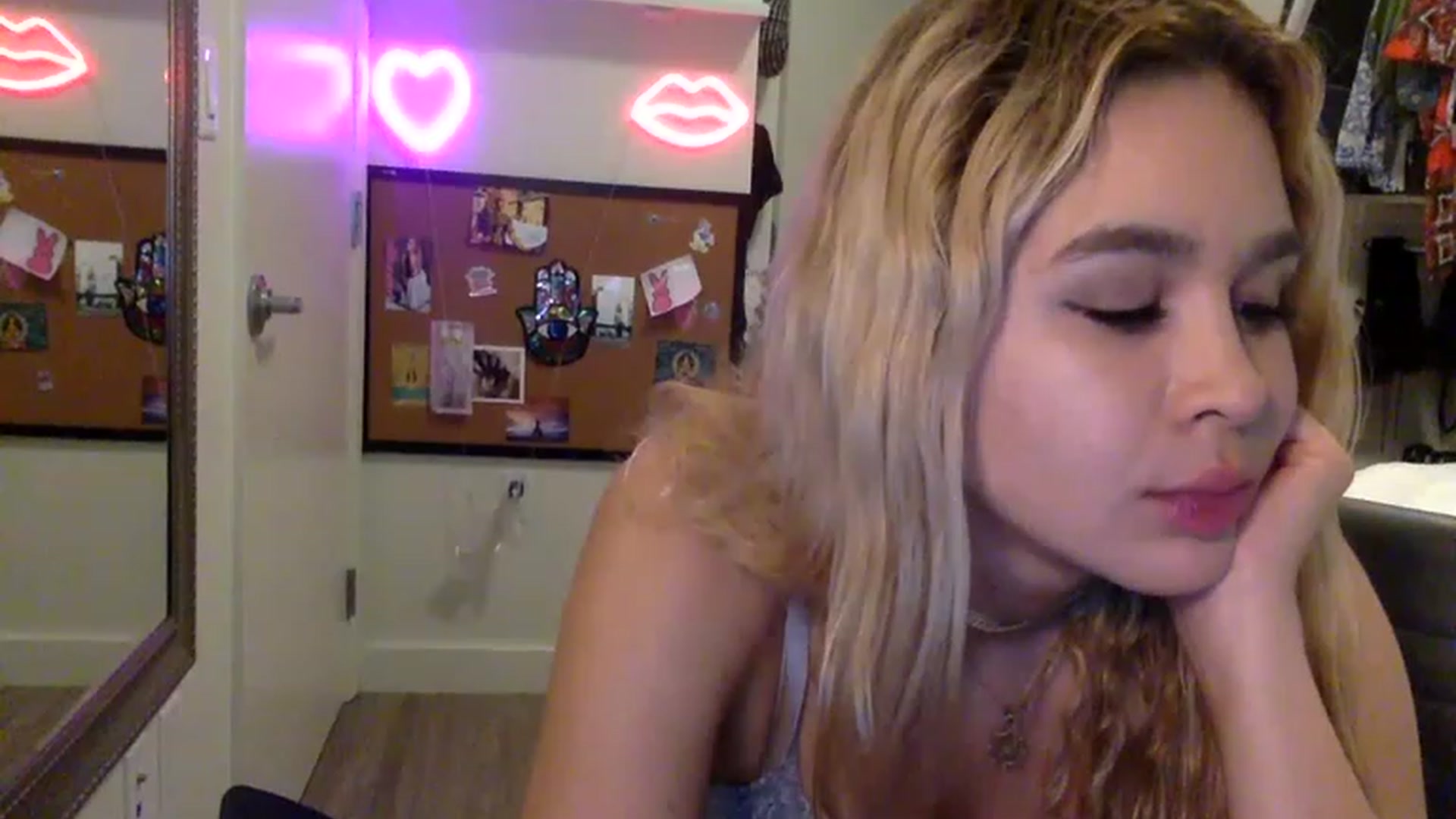 Gallery image thumbnail from sincerelypeny's myfreecams stream on, 04/09/2023, 07:13 image 9 of 20