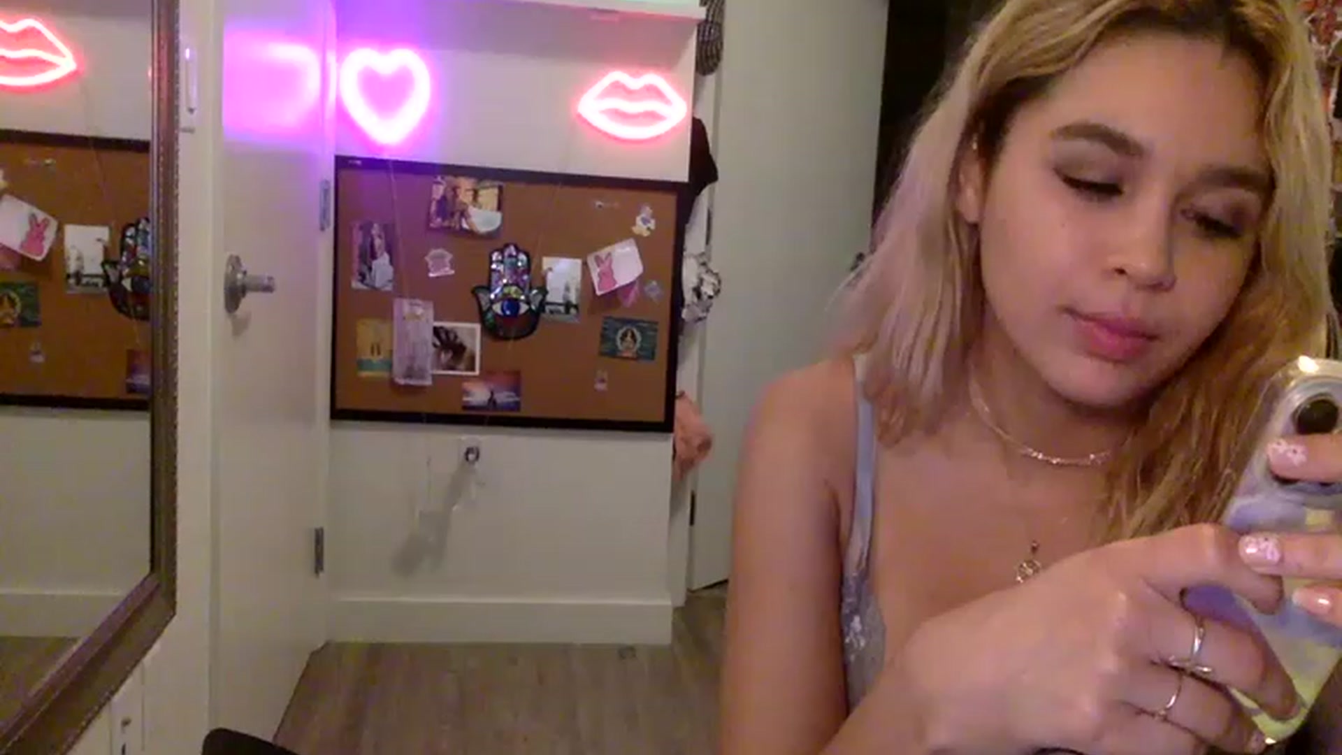 Gallery image thumbnail from sincerelypeny's myfreecams stream on, 04/09/2023, 07:13 image 18 of 20