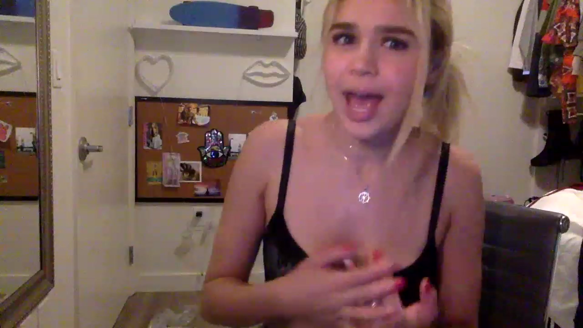 Gallery image thumbnail from sincerelypeny's myfreecams stream on, 04/12/2023, 16:32 image 11 of 20