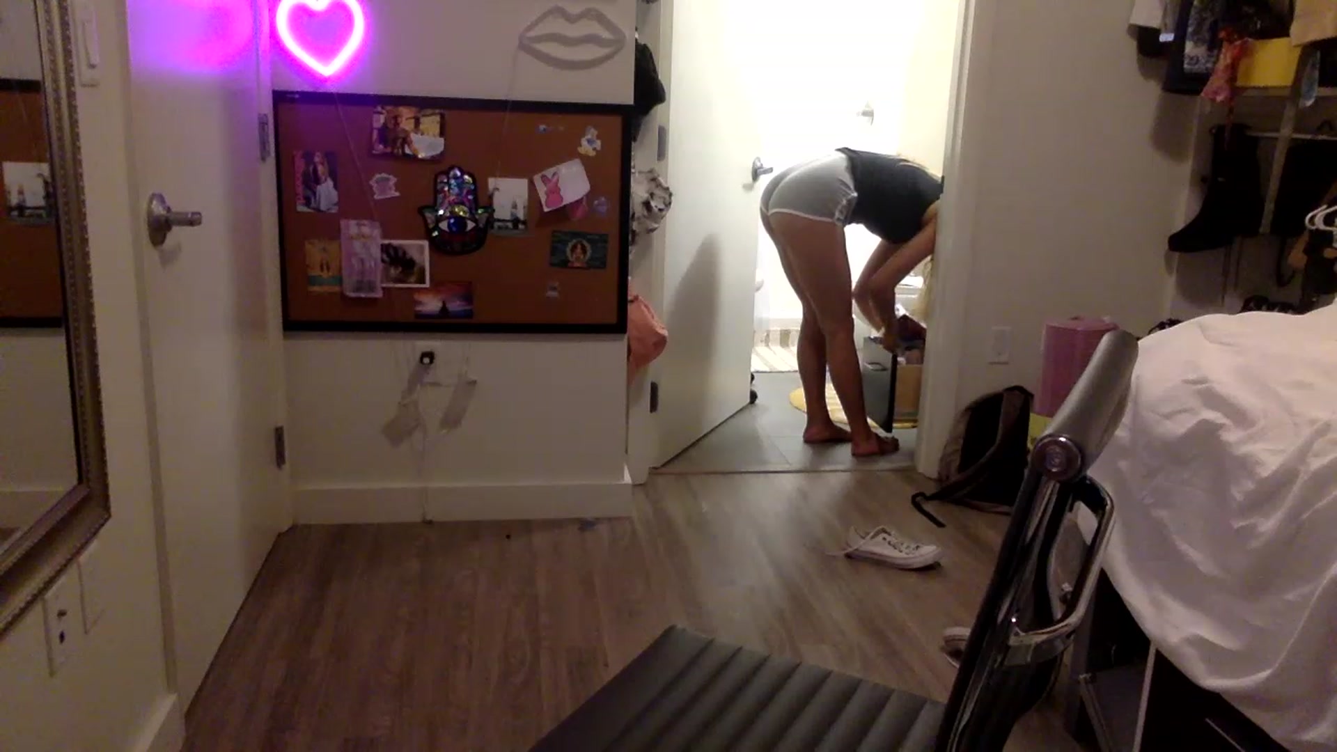 Gallery image thumbnail from sincerelypeny's myfreecams stream on, 04/13/2023, 04:32 image 11 of 20