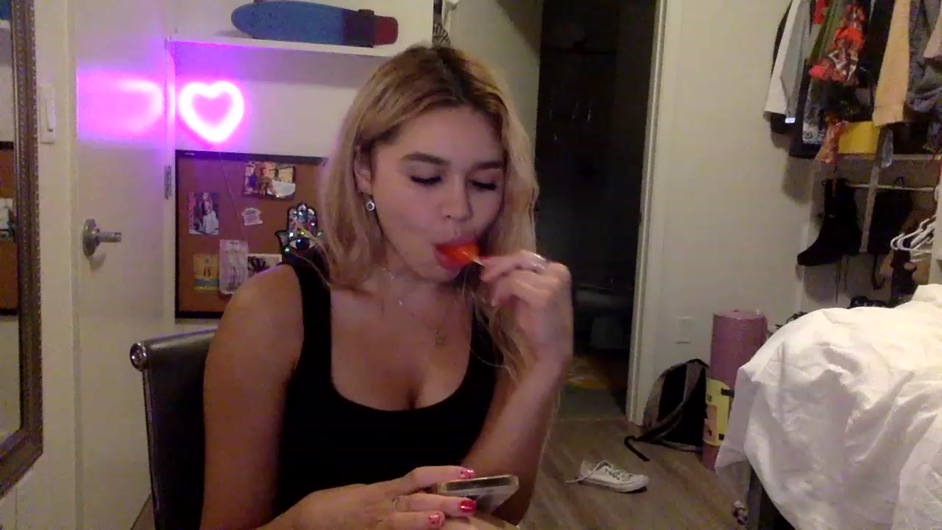 Gallery image thumbnail from sincerelypeny's myfreecams stream on, 04/13/2023, 06:48 image 3 of 20