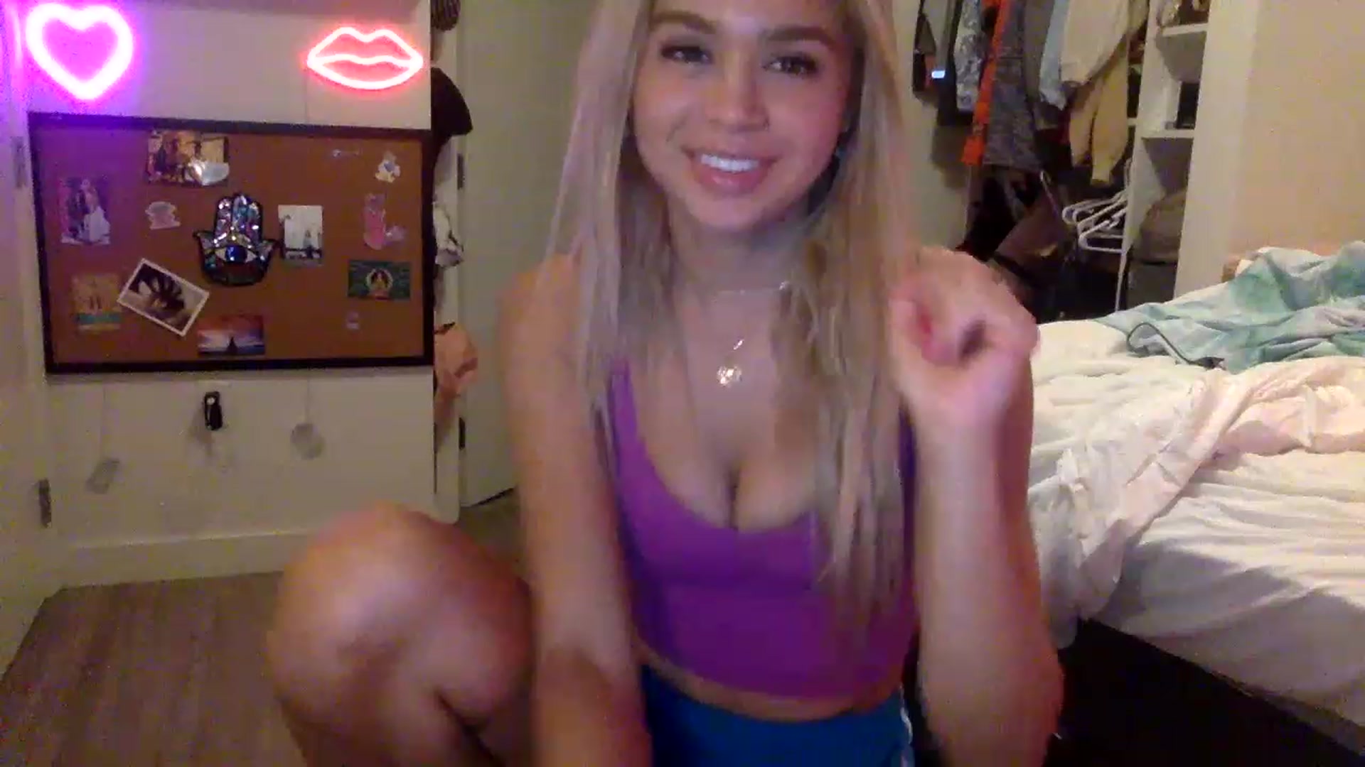 Gallery image thumbnail from sincerelypeny's myfreecams stream on, 05/02/2023, 05:31 image 17 of 20