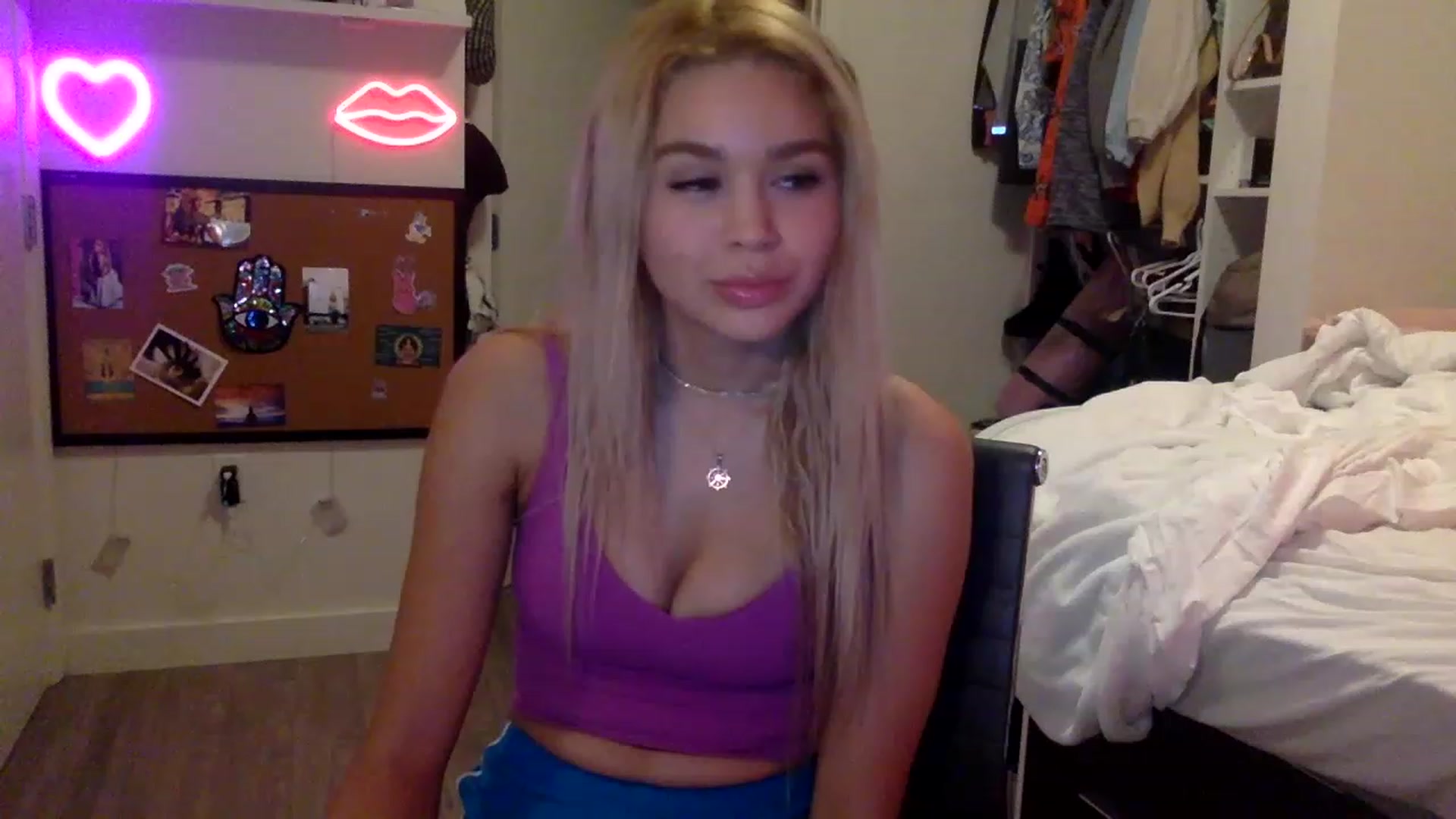 Gallery image thumbnail from sincerelypeny's myfreecams stream on, 05/02/2023, 05:31 image 13 of 20