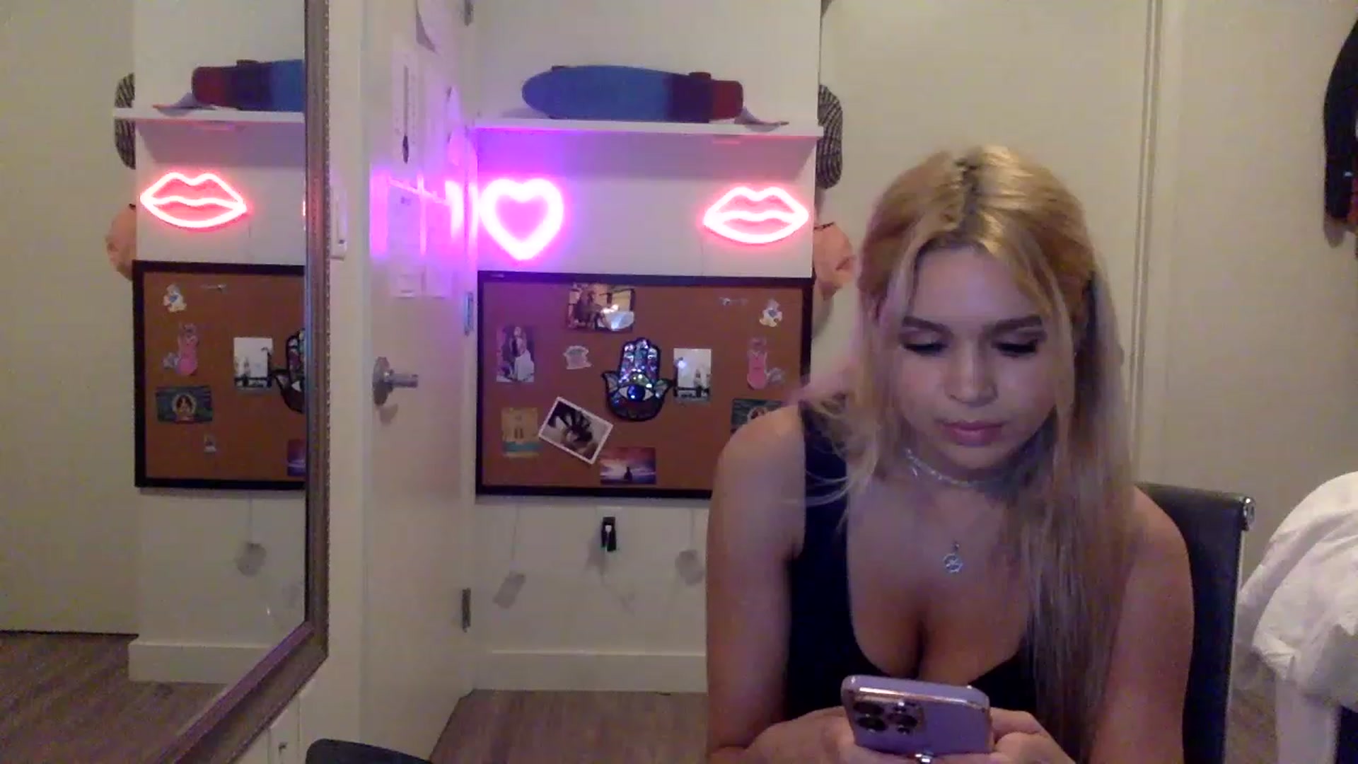 Gallery image thumbnail from sincerelypeny's myfreecams stream on, 05/08/2023, 02:05 image 7 of 20