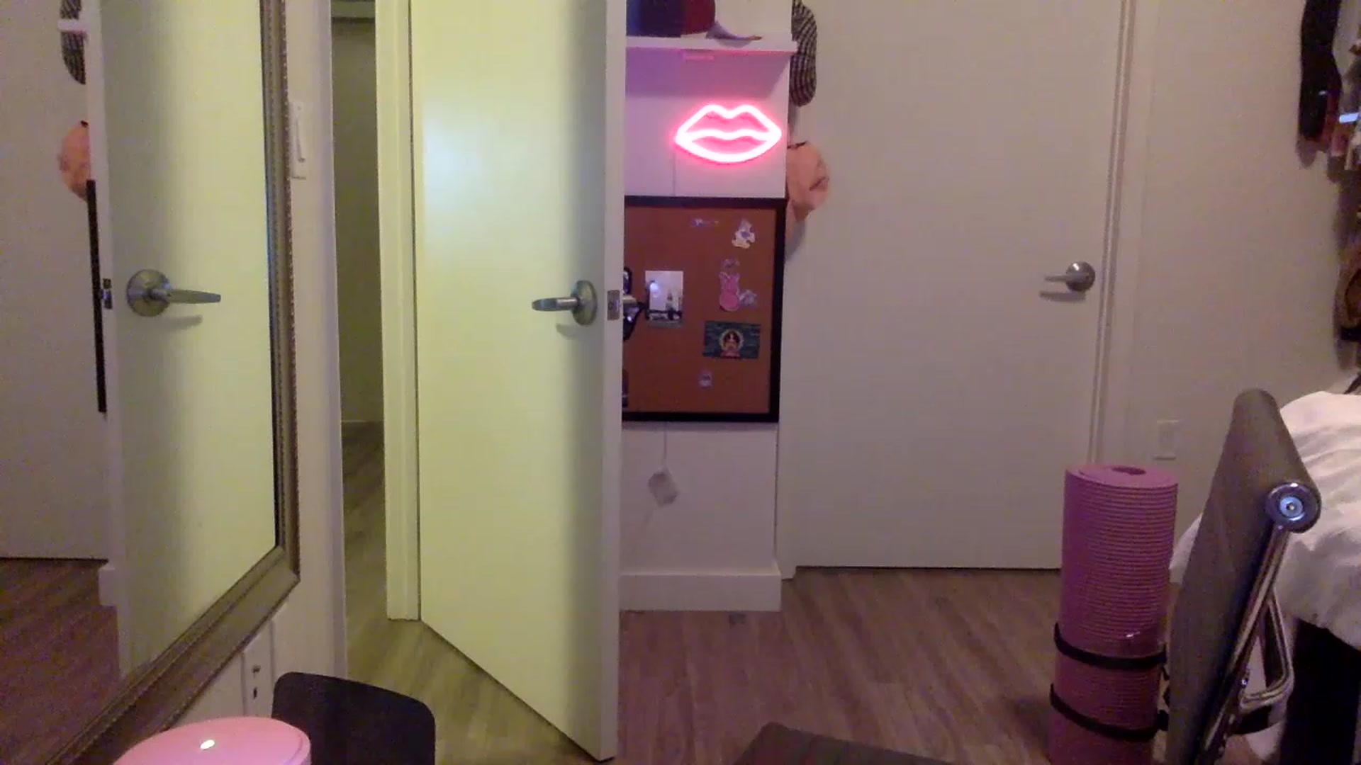 Gallery image thumbnail from sincerelypeny's myfreecams stream on, 05/08/2023, 02:05 image 12 of 20
