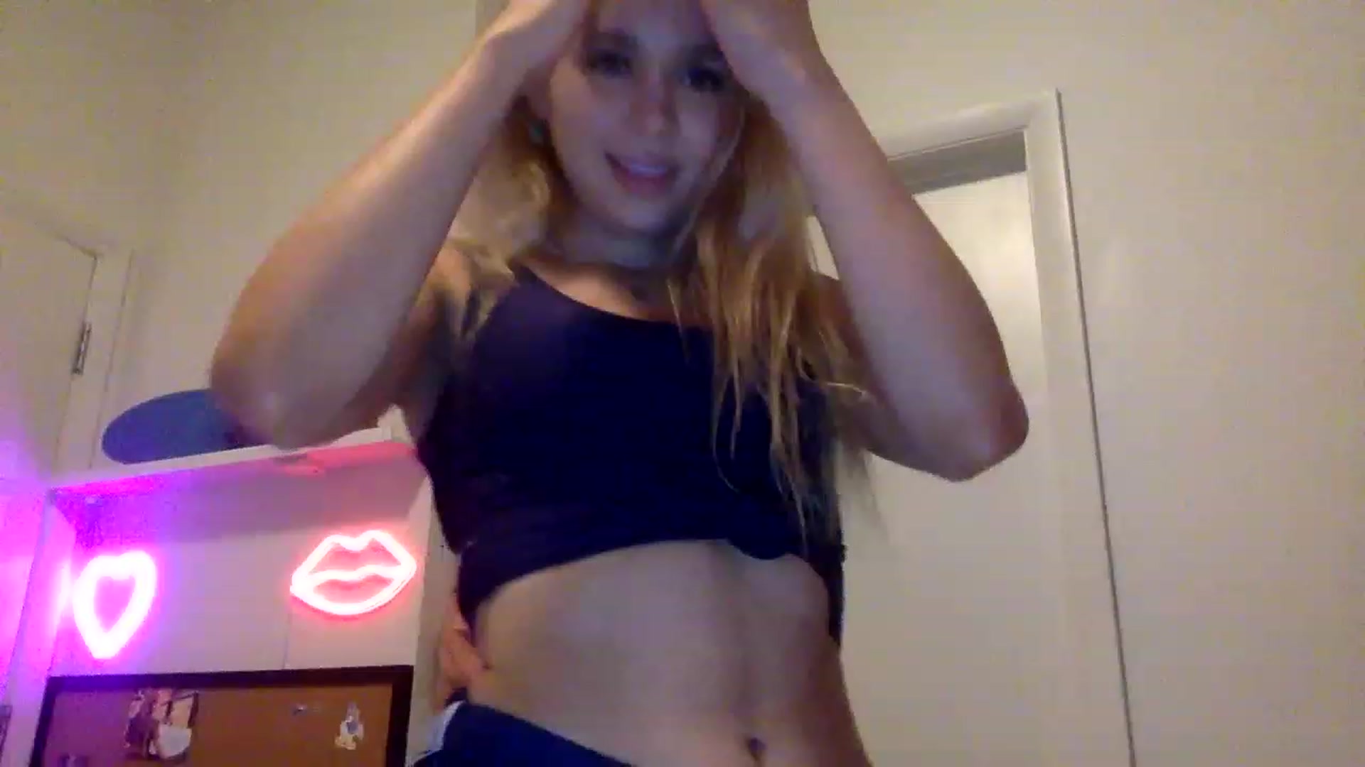 Gallery image thumbnail from sincerelypeny's myfreecams stream on, 05/08/2023, 06:02 image 9 of 20