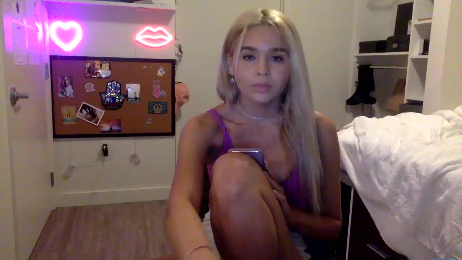 Gallery image thumbnail from sincerelypeny's myfreecams stream on, 05/20/2023, 05:04 image 9 of 20