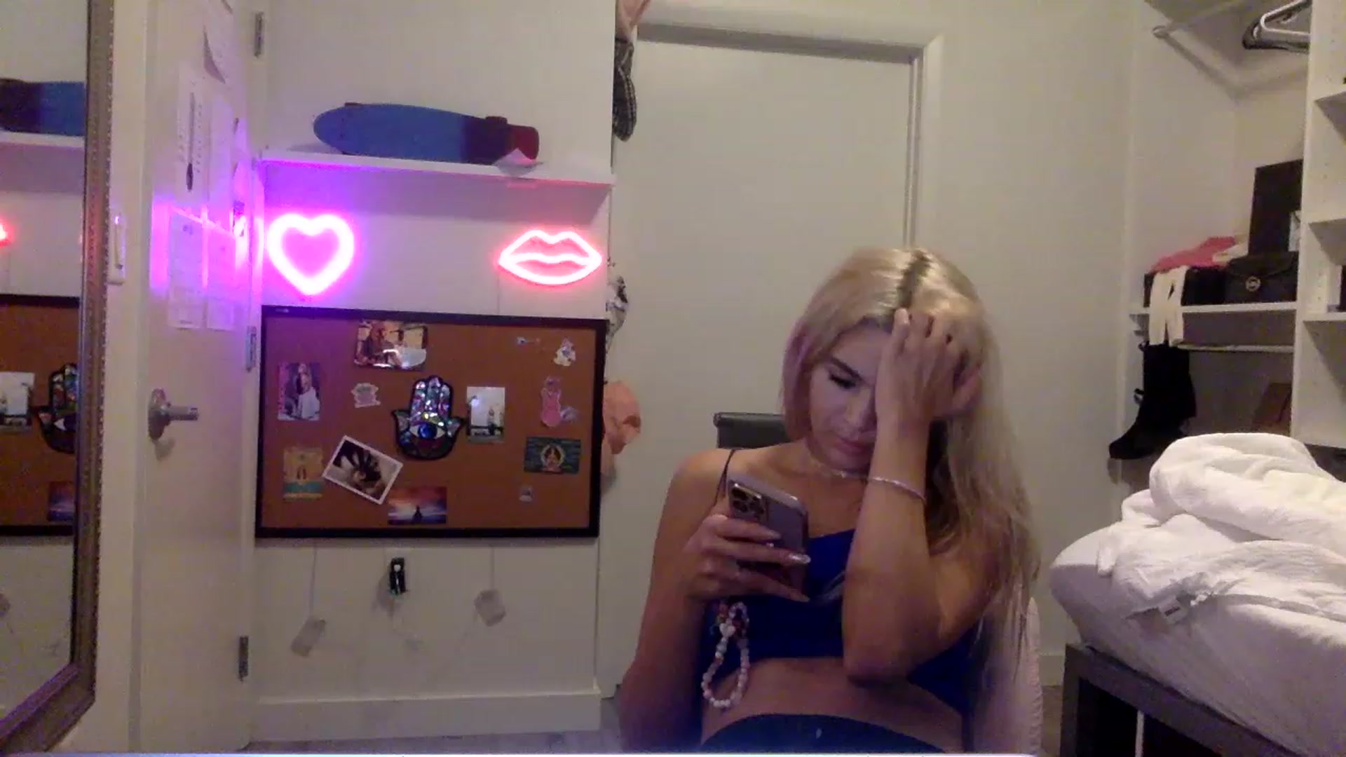 Gallery image thumbnail from sincerelypeny's myfreecams stream on, 05/21/2023, 02:16 image 20 of 20