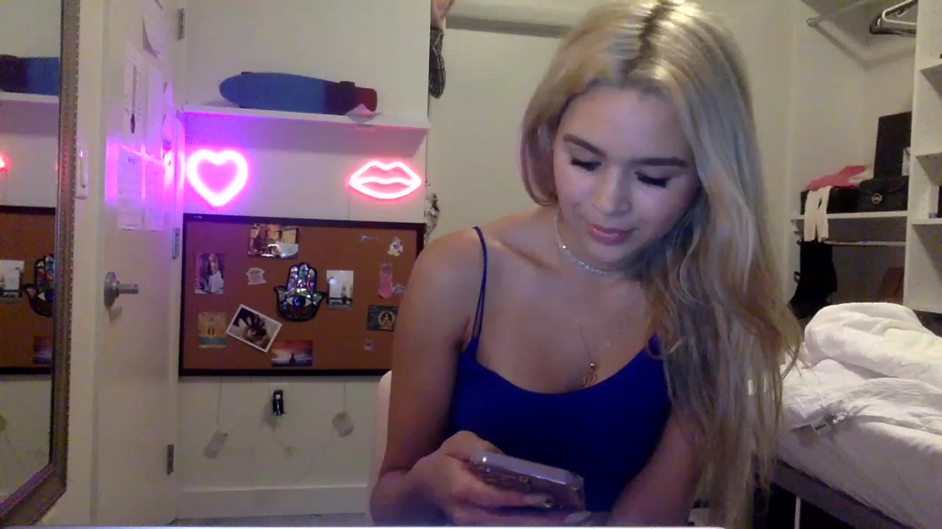 Gallery image thumbnail from sincerelypeny's myfreecams stream on, 05/21/2023, 02:16 image 18 of 20