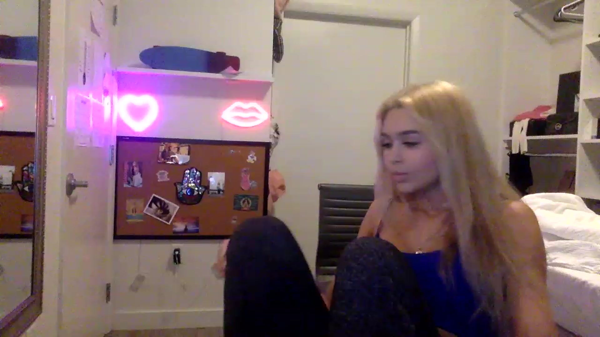 Gallery image thumbnail from sincerelypeny's myfreecams stream on, 05/21/2023, 02:16 image 14 of 20