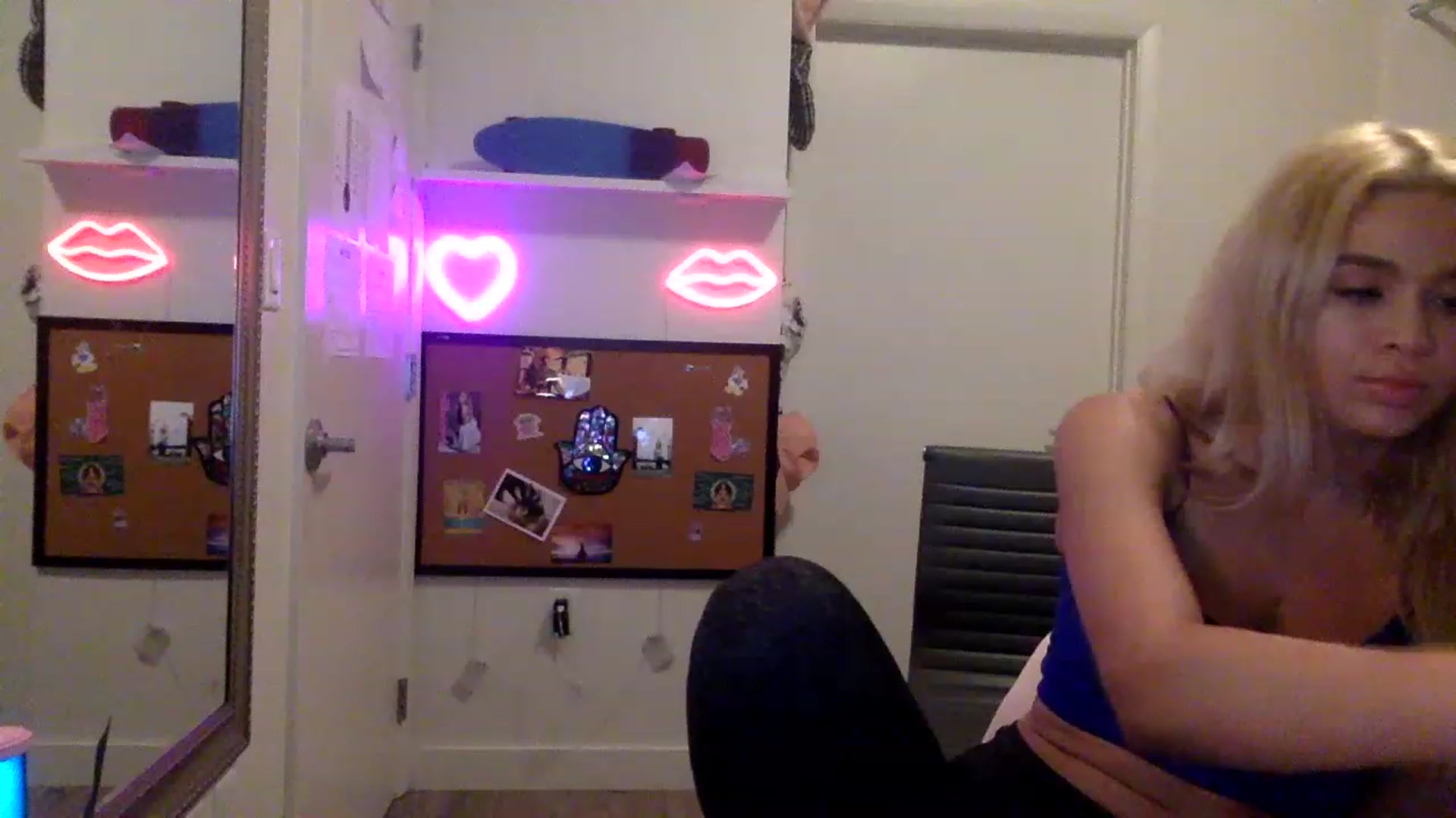 Gallery image thumbnail from sincerelypeny's myfreecams stream on, 05/21/2023, 02:16 image 4 of 20