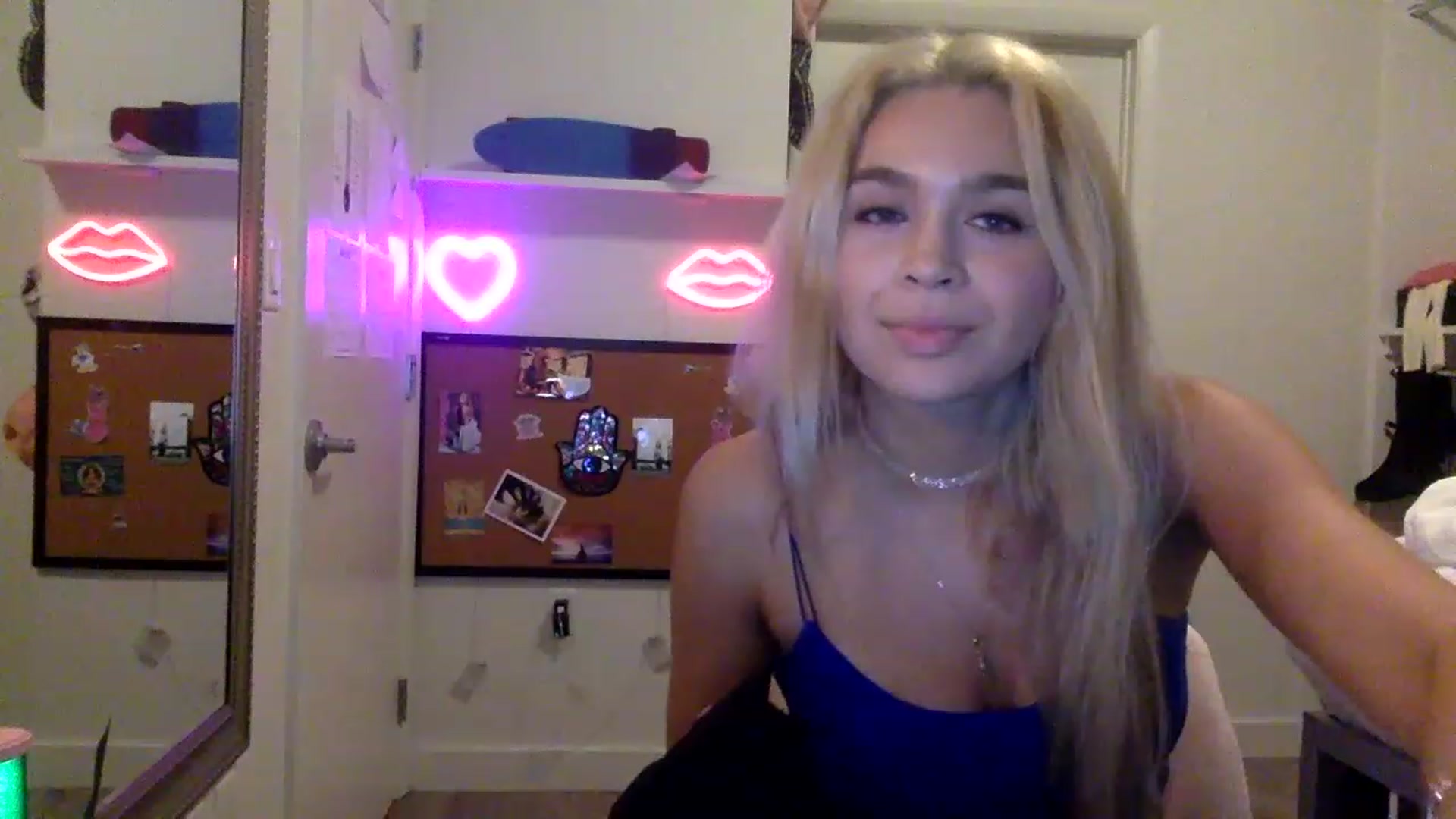 Gallery image thumbnail from sincerelypeny's myfreecams stream on, 05/21/2023, 02:16 image 5 of 20