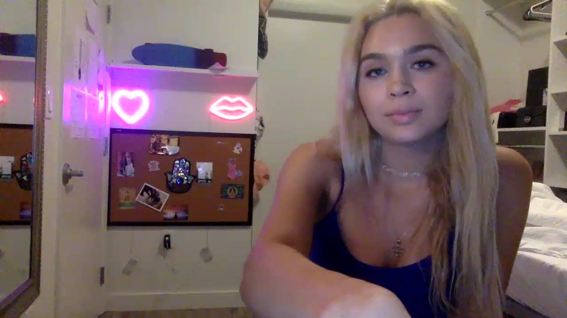 Gallery image thumbnail from sincerelypeny's myfreecams stream on, 05/21/2023, 02:16 image 9 of 20