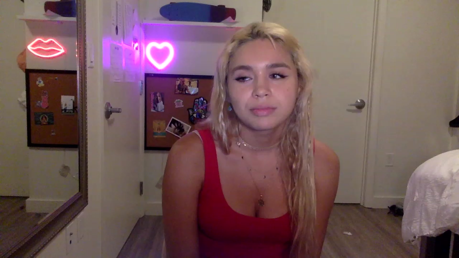 Gallery image thumbnail from sincerelypeny's myfreecams stream on, 06/02/2023, 03:51 image 16 of 20